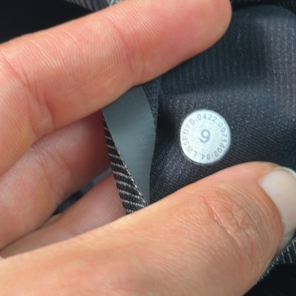 Lululemon Base Pace High-Rise Tight 25" *Two-Tone Ribbed Black / Gull Grey - Picture 4 of 7